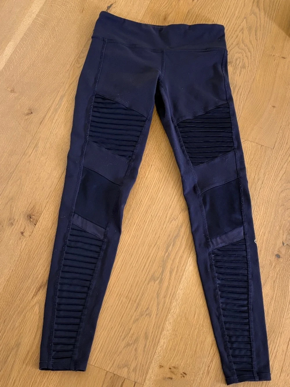 ALO Yoga Navy Leggings with Ribbed Detail WOMEN'S SMALL S